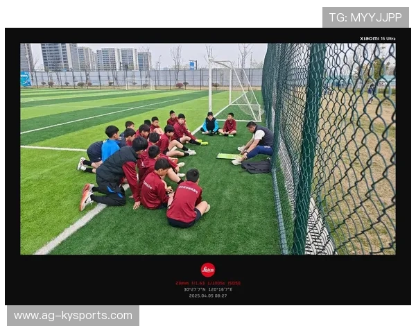 足球俱乐部在青训中提供学业辅导确保球员教育水平同步提升，足球俱乐部青训简介