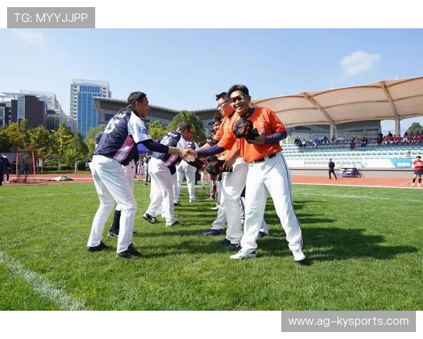 棒球俱乐部举办青少年投打技巧营,青少年棒球比赛视频 棒球俱乐部举办青少年投打技巧营,青少年棒球比赛视频